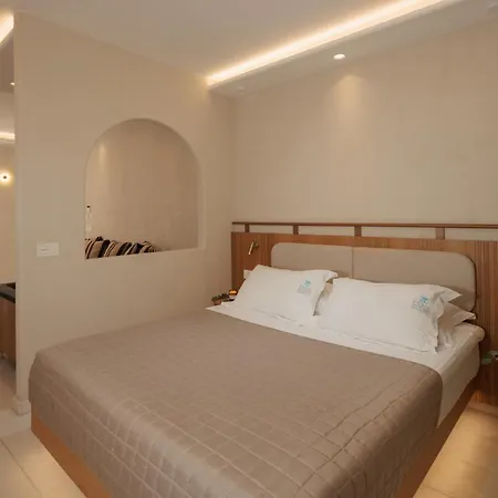 Отель Polis Of Naxos 3*